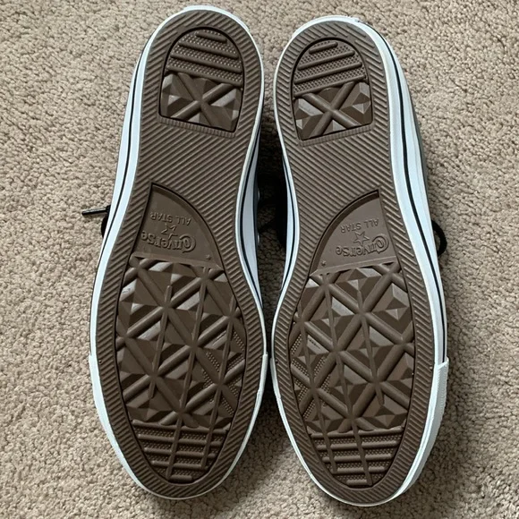 Women’s Leather Converse Sneakers, brand new, never been worn! - Picture 5 of 5